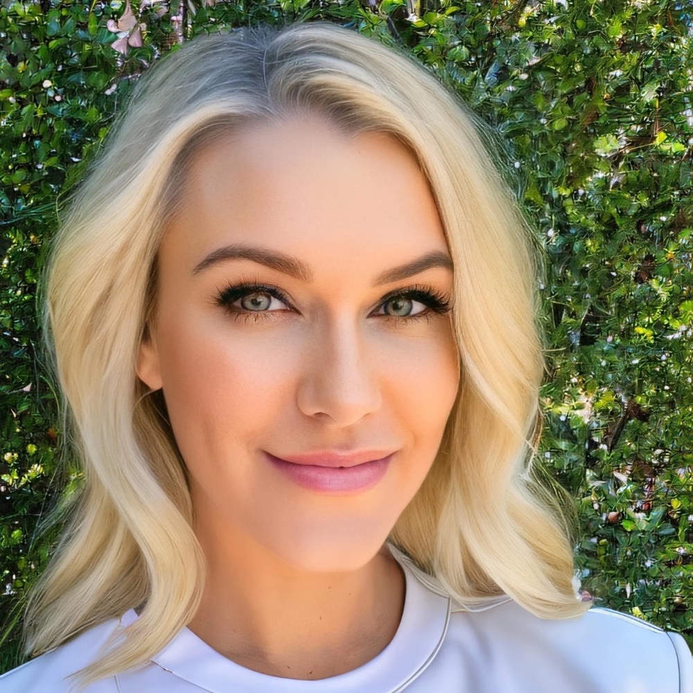 Meet your Posher, Courtney